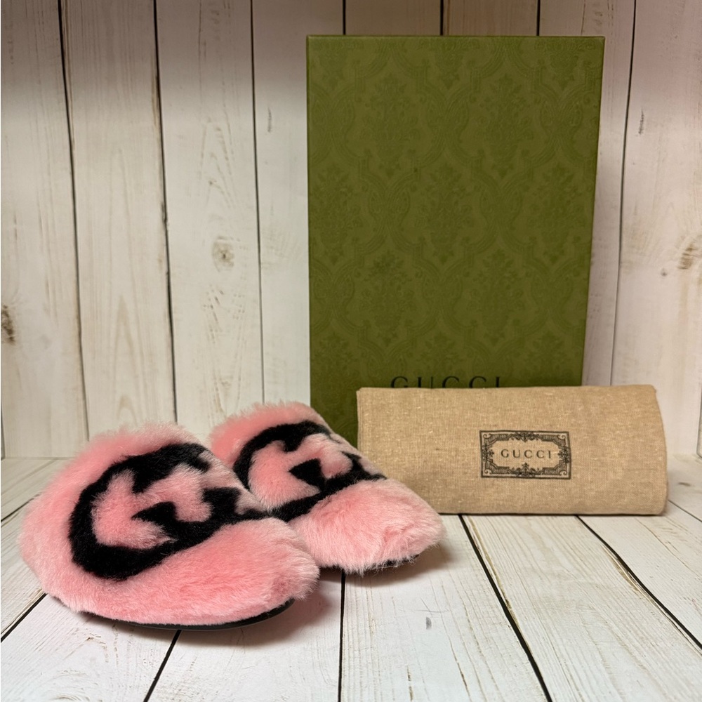 Gucci Interlocking G Faux Fur Slipper Mules Wild Rose Pink/Black Sz 35.5 / 5.5